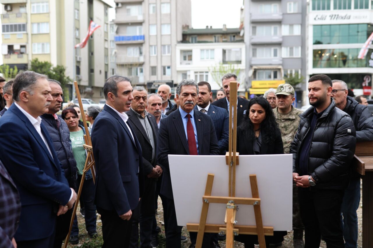 Gemlik’in riskli zemini ortaya çıkıyor Programa, Gemlik Belediye Başkanı Şükrü Deviren, belediye başkan yardımcıları, meclis