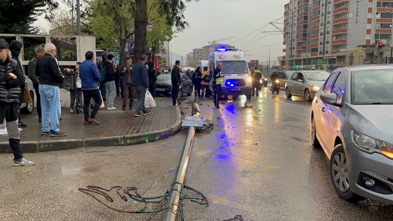 Bursa’da iftar saati yaşanan kazadan acı haber Olay, dün akşam 19 sıralarında merkez Yıldırım ilçesi Ankara Yolu