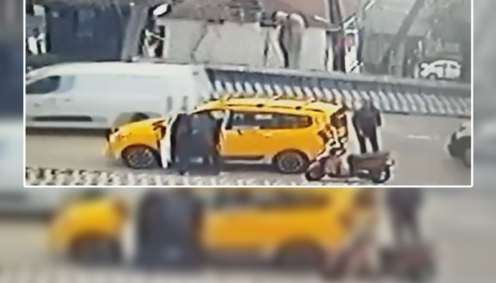 Bursa’da Çekirge Caddesi boks ringine döndü! Bursa’nın Osmangazi ilçesi Çekirge Caddesi üzerinde seyir halinde olan taksi