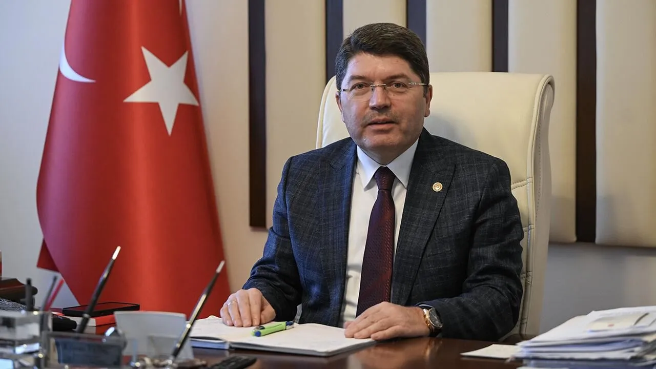 Adalet Bakanı’ndan İmamoğlu açıklaması Adalet Bakanı Yılmaz Tunç, İstanbul Büyükşehir Belediye Başkanı Ekrem İmamoğlu’nun