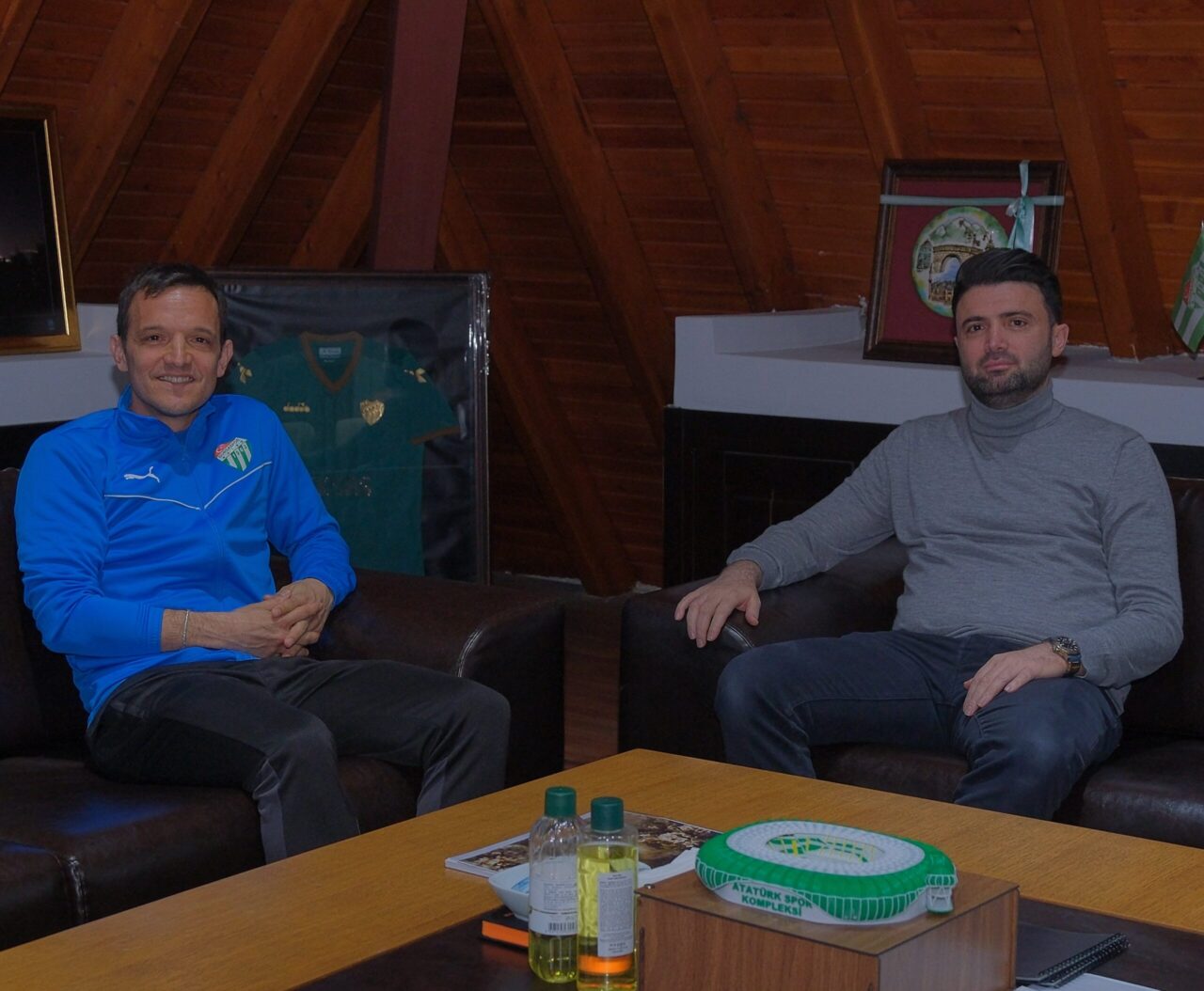 Bursaspor’da flaş ayrılık! Sosyal medya hesaplarından duyuruldu Bursaspor Kulübü’nün paylaşımı şöyle; “Kamuoyuna Duyuru Teknik Direktörümüz Pablo Martin