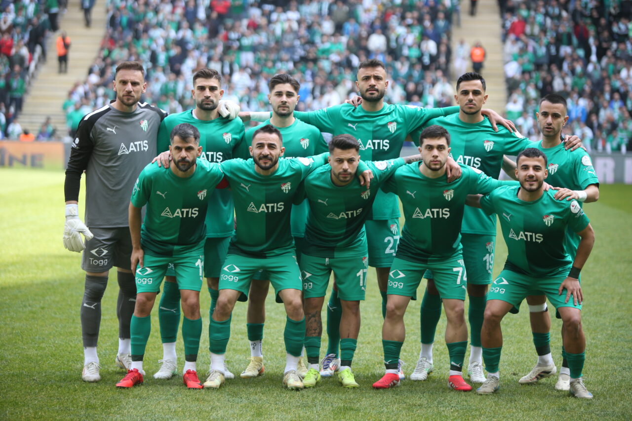 Bursaspor evinde 1 puana razı oldu! Nesine 3. Lig 1. Grup’ta liderliğini 50 puanla ve namağlup