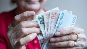 Milyonlarca emekliyi ilgilendiren en düşük emekli maaşı alan ya da