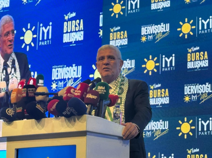 Müsavat Dervişoğlu Bursa’da partililerle iftarda buluştu İYİ Parti Genel Başkanı Müsavat Dervişoğlu, partisinin Bursa teşkilatıyla iftar