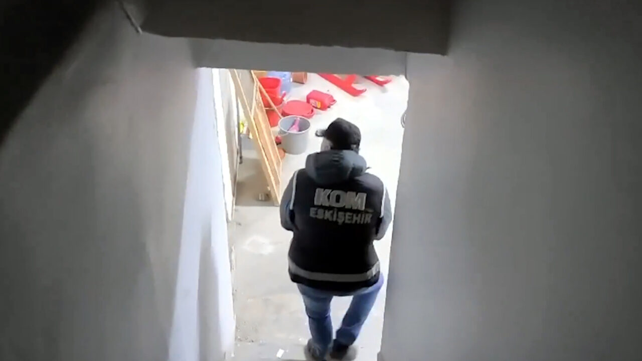 Bakan Yerlikaya duyurdu! Bursa dahil birçok ilde operasyon İçişleri Bakanı Ali Yerlikaya, sosyal medya hesabından yaptığı açıklamada, cumhuriyet