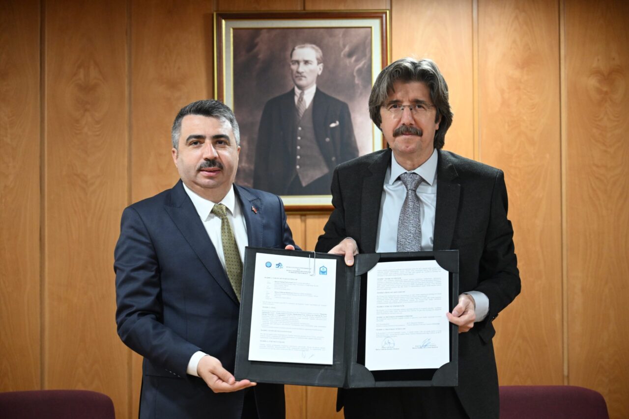 Yıldırım’ı gençler tasarlıyor Yıldırım Belediye Başkanı Oktay Yılmaz ve Bursa Uludağ Üniversitesi Rektörü