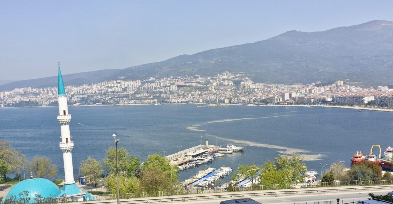 Bursa’dan korkutan manzara! Deniz salyası olarak bilenen müsilaj ile ilgili geçtiğimiz yıllarda belediyelerden