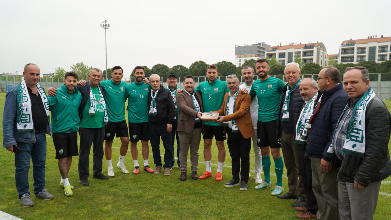 PAŞADER’den şampiyon Bursaspor’a ziyaret! Bu kapsamda spora ve sporcuya verdiği değerle ön plana çıkan