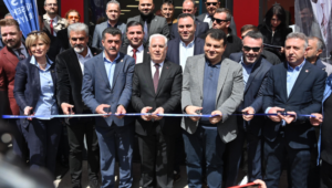 4 çeşit yemeğin 80 TL’den verileceğini söyleyen Başkan Mustafa Bozbey,