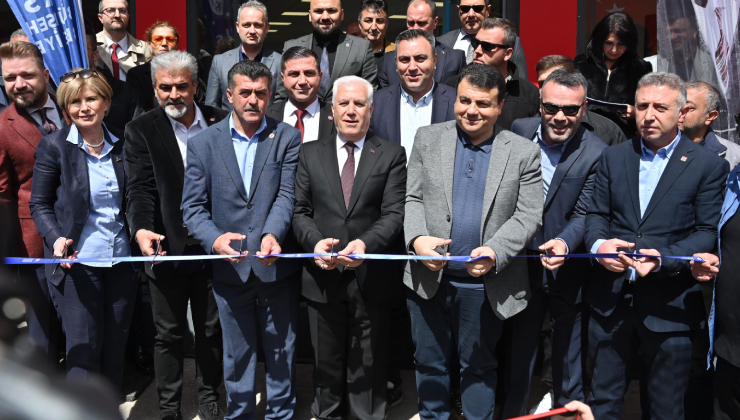 4 çeşit yemeğin 80 TL’den verileceğini söyleyen Başkan Mustafa Bozbey,