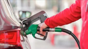 Petrol fiyatlarında toparlanma akaryakıta zam olarak yansıdı. Benzinin litre fiyatına