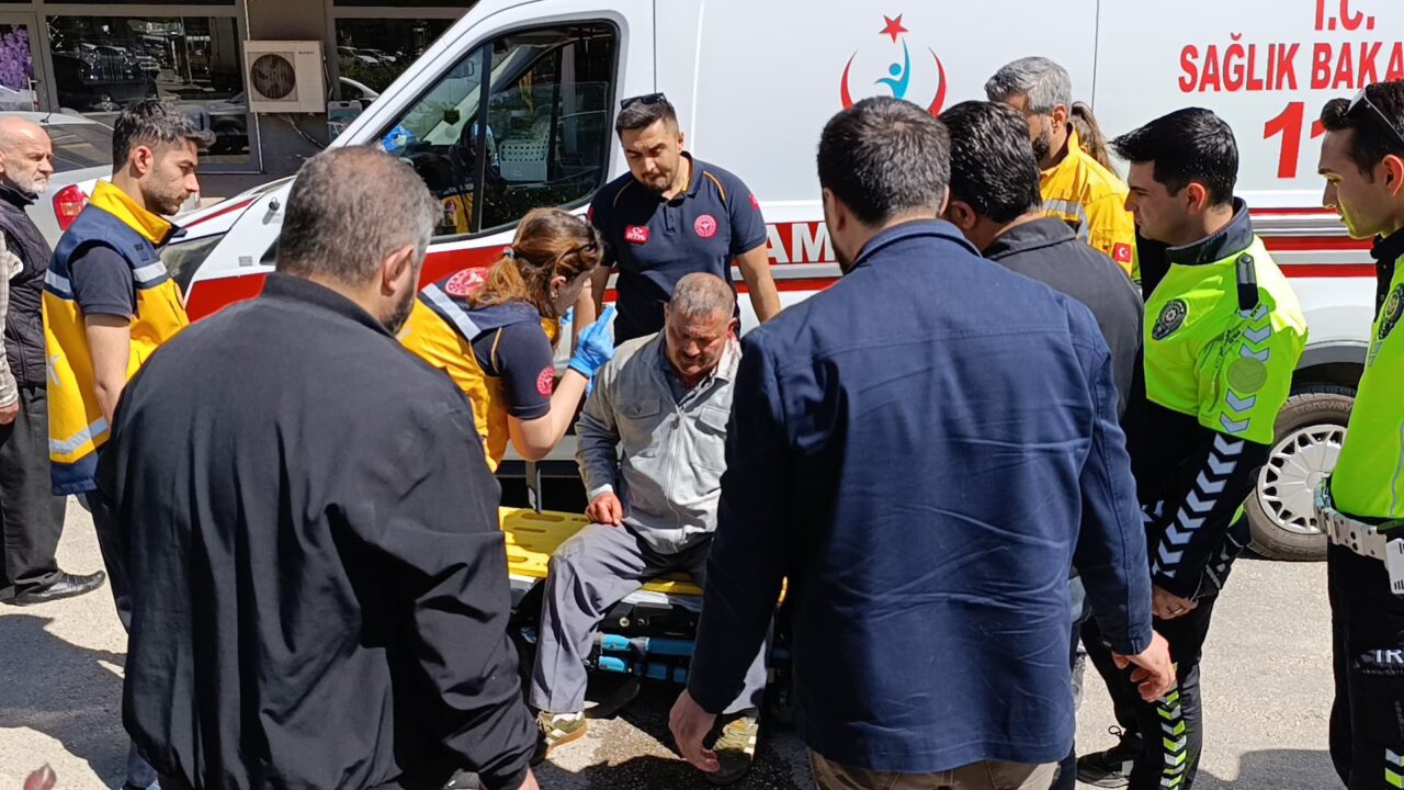 Kaza, saat 11.00 sıralarında İnegöl ilçesi Ertuğrulgazi Caddesi üzerinde meydana