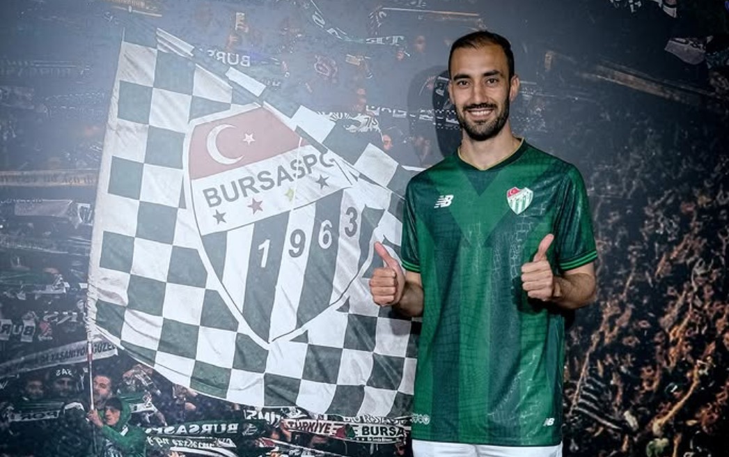 Alperen Babacan’dan Bursaspor mesajı Trendyol 1. Lig’de Gençlerbirliği ile şampiyonluk yaşayan Alperen Babacan, Bursaspor’a