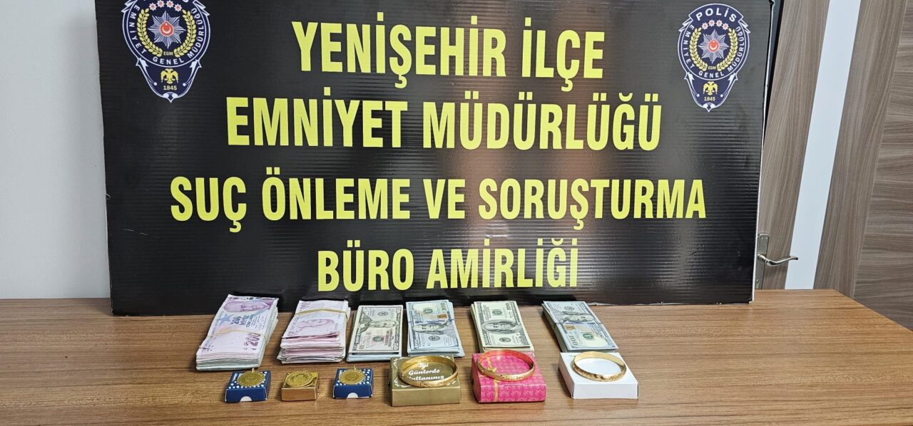Yer: Bursa! Kocasından altınları saklamak için yaptığı plan işe yaramadı Olay, Bursa’nın Yenişehir ilçesinde meydana geldi. Evinin soyulduğunu emniyete bildiren