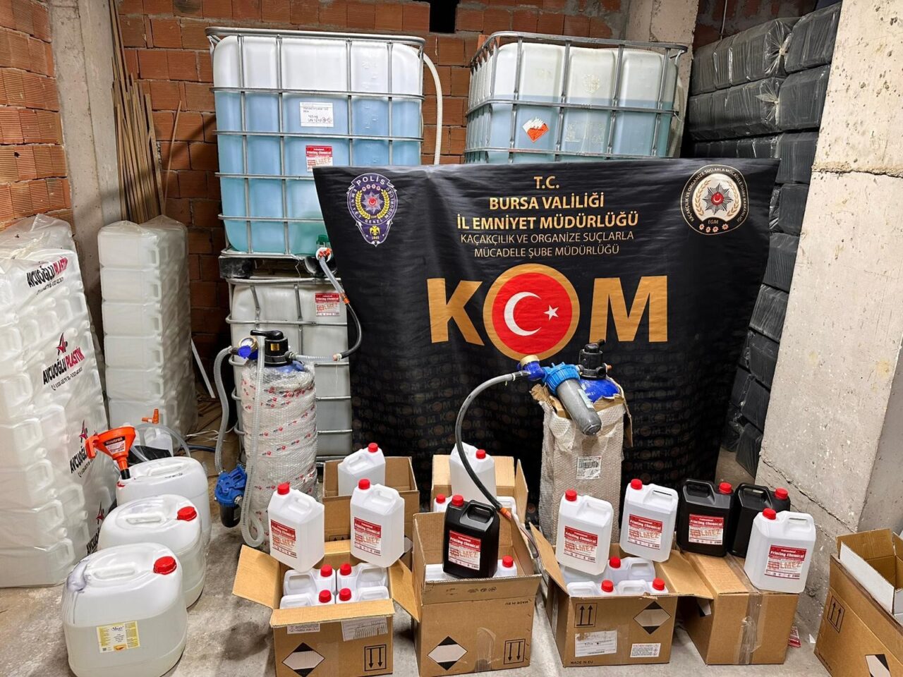 Tır ve Depoya Baskın: 2 Şüpheli Gözaltında Kaçakçılık ve Organize