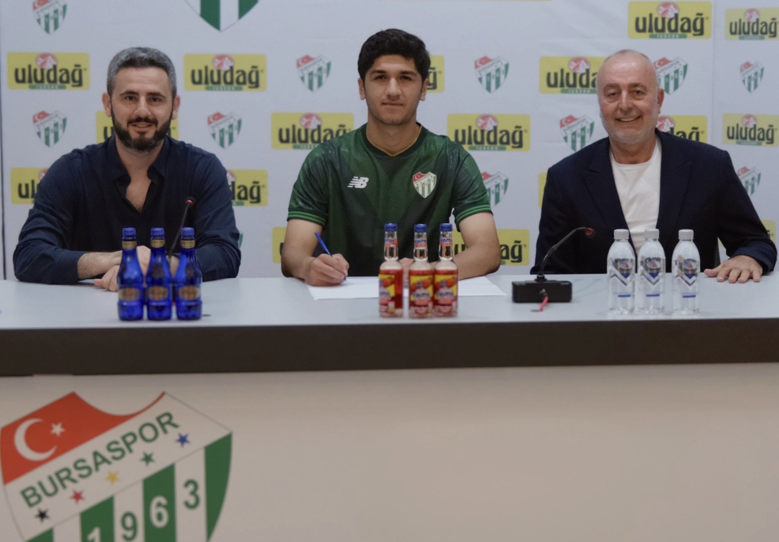 Bursaspor’da yeni imza. Altyapının Gururu: Ensar Duman Uzun süredir Vakıfköy’de gelişimini sürdüren ve