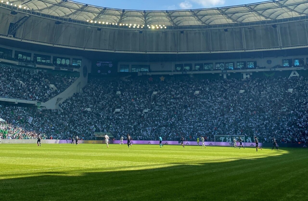 Bursaspor’da kombine satışında rekor hedef Bursaspor Kulübü Proje Kurulu Başkanı Enbiya Topal, yaptığı açıklamada kombine