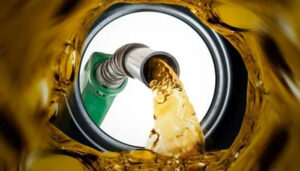 Motorinin litre fiyatında düşüş yaşanacak. Yarından itibaren geçerli olmak üzere