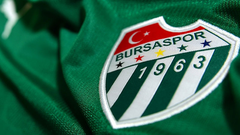 Bursaspor Kulübü 28 yaşındaki sol ayaklı stoper Taha Batuhan Yayıkcı’yı