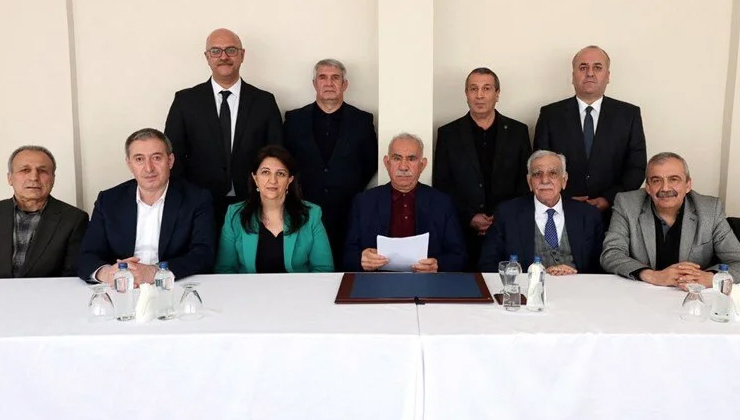 Terör örgütü PKK fesih kararını açıkladı! İşte detaylar Terör örgütü PKK, silahları bıraktığını açıkladı. Geçen hafta kongresini topladığını