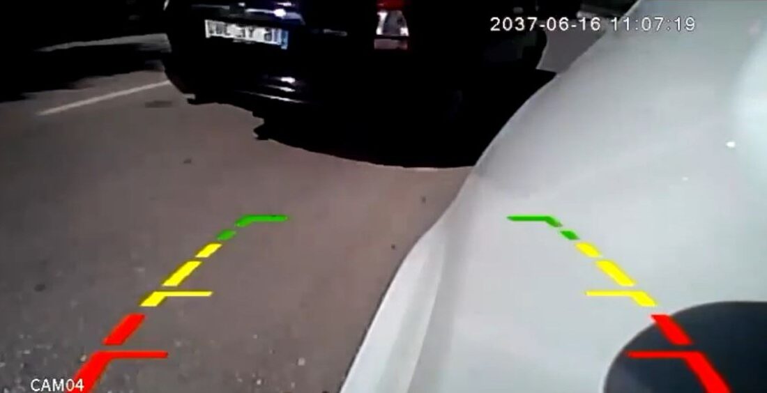 Mudanya Yolu’nda makas dehşeti! Bursa’da iki otomobilin peş peşe makas atarak ilerlediği anlar kazayla