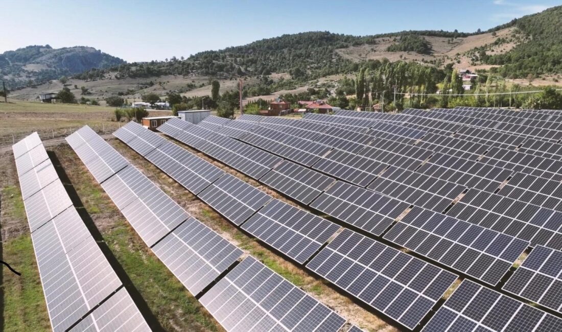 Gürsu’nun güneş tarlaları 12 milyon gelir sağladı Gürsu Belediyesince kurulan 2 güneş enerjisi santrali, belediyeye ait tüm
