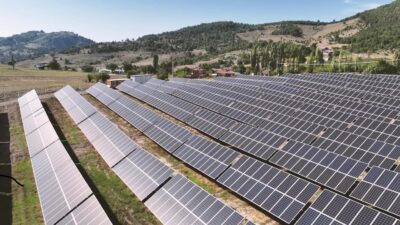 Gürsu Belediyesince kurulan 2 güneş enerjisi santrali, belediyeye ait tüm