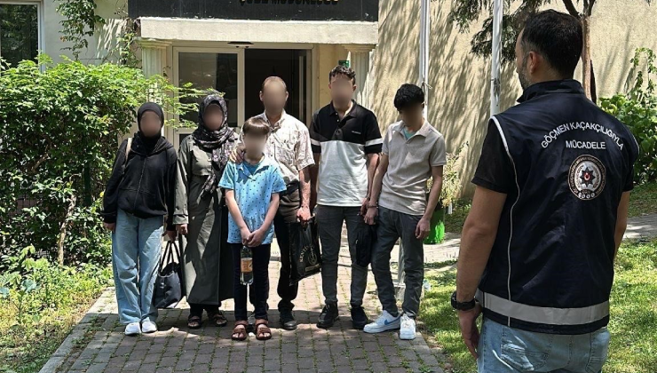 Bursa’da “Şok ev” operasyonu… Yakalandılar! Bursa Emniyet Müdürlüğü Göçmen Kaçakçılığıyla Mücadele ve Hudut Kapıları Şube