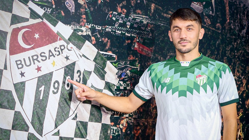 Bursaspor Sefa Narin’i renklerine bağladı Yeşil beyazlı kulüp önceki akşam duyurduğu orta saha oyuncusu Sefa
