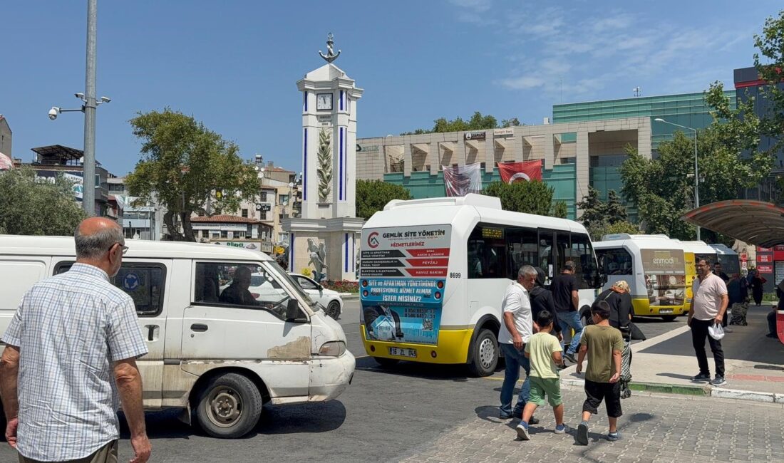 Bursa’da 3.9 büyüklüğünde deprem Bursa'nın Gemlik ilçesinde 3.9 büyüklüğünde bir deprem meydana geldi.
