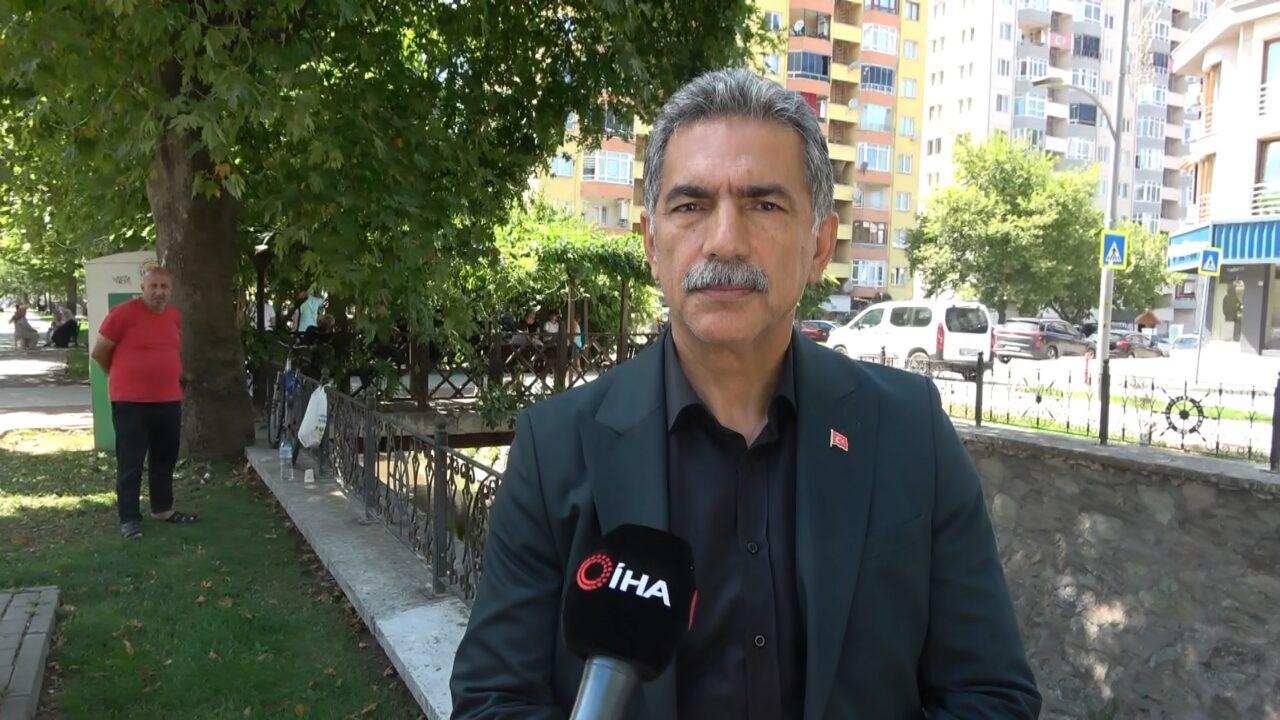 Gemlik Belediye Başkanı Şükrü Deviren, ilçede son günlerde yaşanan depremlerin