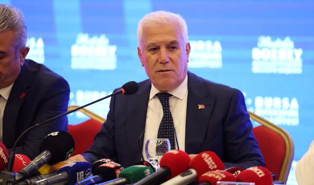 Bursa’nın kaç günlük suyu kaldı? Başkan Bozbey açıkladı Bursa'da barajlar S.O.S. veriyor. Büyükşehir Belediye Başkanı Mustafa Bozbey, iki