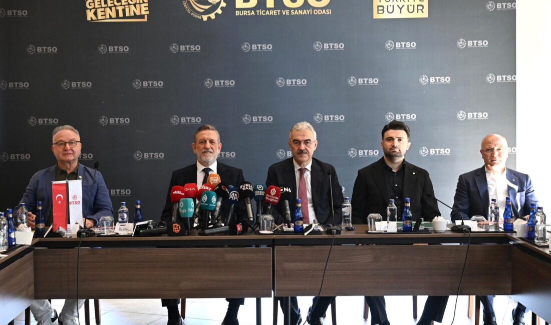 Bursa iş dünyası Bursaspor için kenetlendi Bursa iş dünyası yeni sezon öncesinde bir kez daha Bursaspor