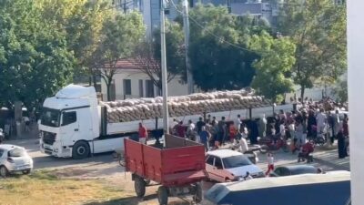 Bursa'nın İnegöl ilçesinde bir hayırsever, ihtiyaç sahiplerine destek olmak amacıyla