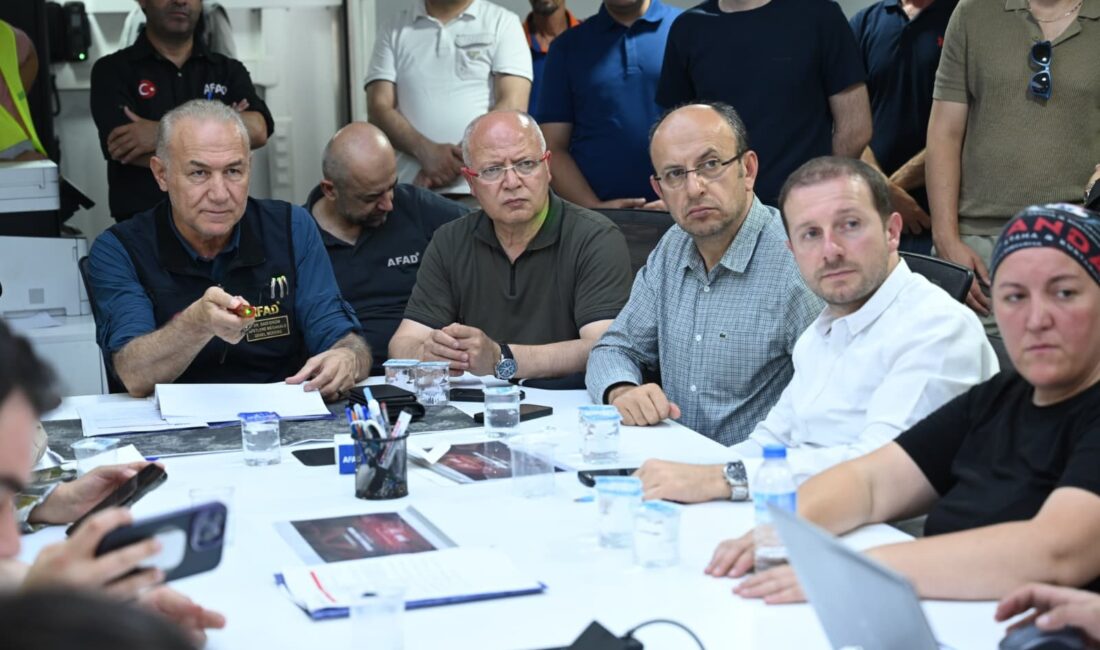 AK Parti Bursa’dan yangın bölgelerine çıkarma AK Parti Bursa İl Başkanı Davut Gürkan ve 10 milletvekili,