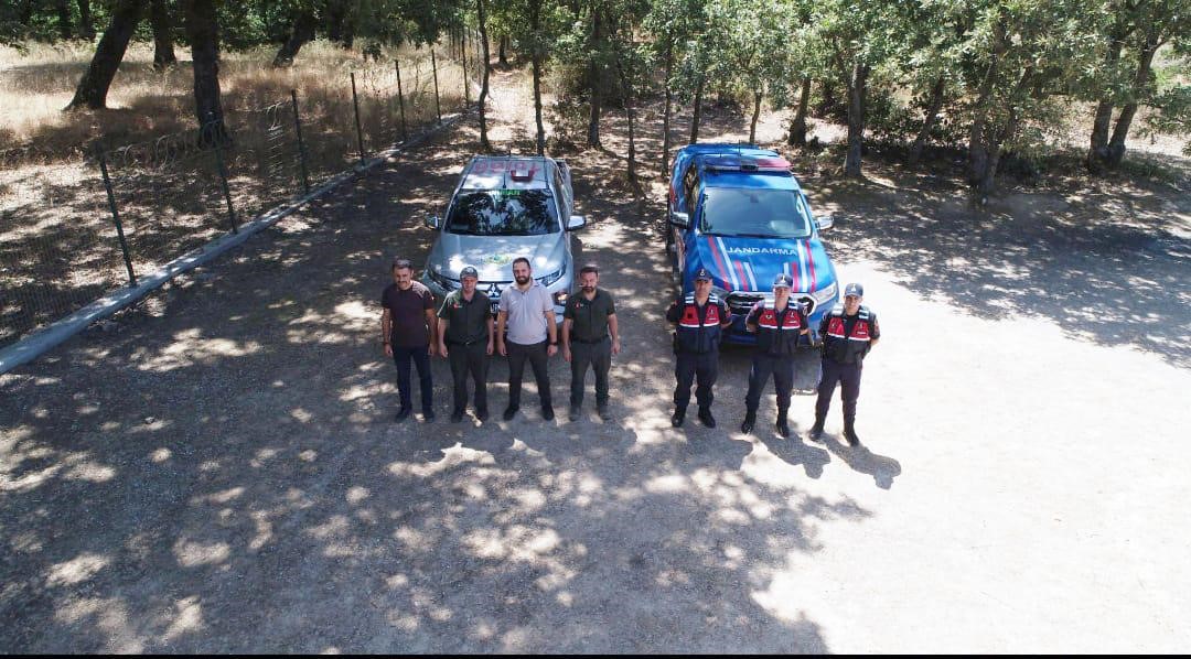 Gemlik’te ormanlarda dronlu denetim Bursa'nın Gemlik ilçesinde jandarma ekipleri ormanlık alanları ve mesire yerlerini