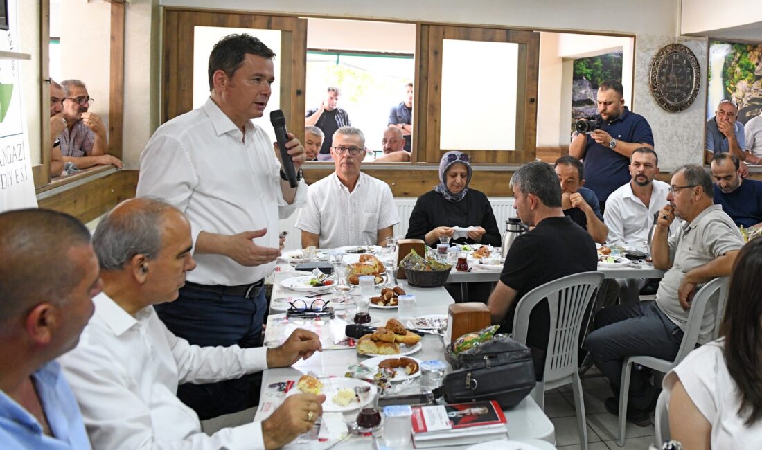 Başkan Erkan Aydın Küçükbalıklı’da vatandaşla buluştu Osmangazi Belediye Başkanı Erkan Aydın, mahalle ziyaretleri kapsamında Küçükbalıklı Mahallesi