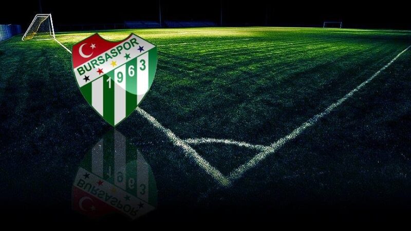 Bursaspor Kulübü, Furkan Özyapı ile yollarını ayırdıklarını açıkladı. 26 yaşındaki