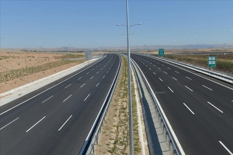 Bursalı sürücüler dikkat! O yol kapandı! Bursa Çevre Otoyolu'nun, İzmir istikameti 8-9. kilometrelerindeki yol yapım çalışmaları
