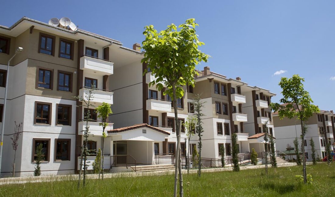 TOKİ’nin 508 taşınmazı açık artırmayla satılacak! Listede Bursa da var Çevre, Şehircilik ve İklim Değişikliği Bakanlığına bağlı Toplu Konut İdaresi