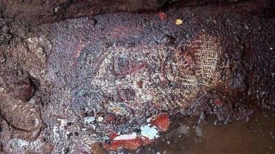 Papa'nın geleceği İznik'te Roma dönemine ait mozaik ve mezarlar bulundu.
