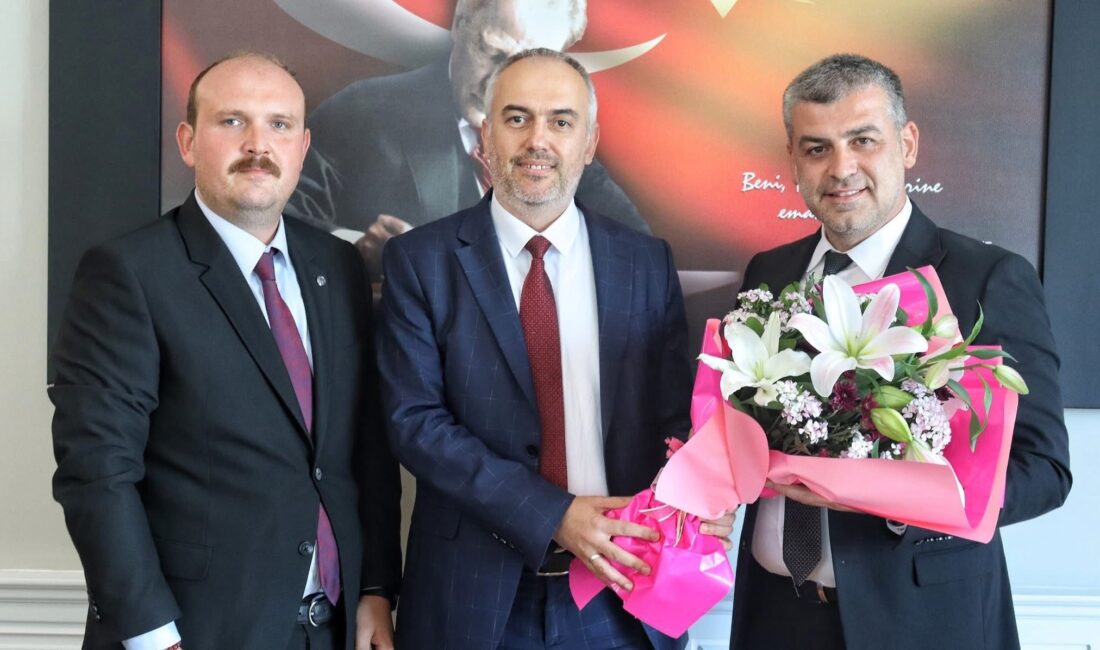 Bursa Şehir Hastanesi’nde devir teslim töreni Bursa Şehir Hastanesi başhekimliğine atanan Doç. Dr. Salih Metin, görevi