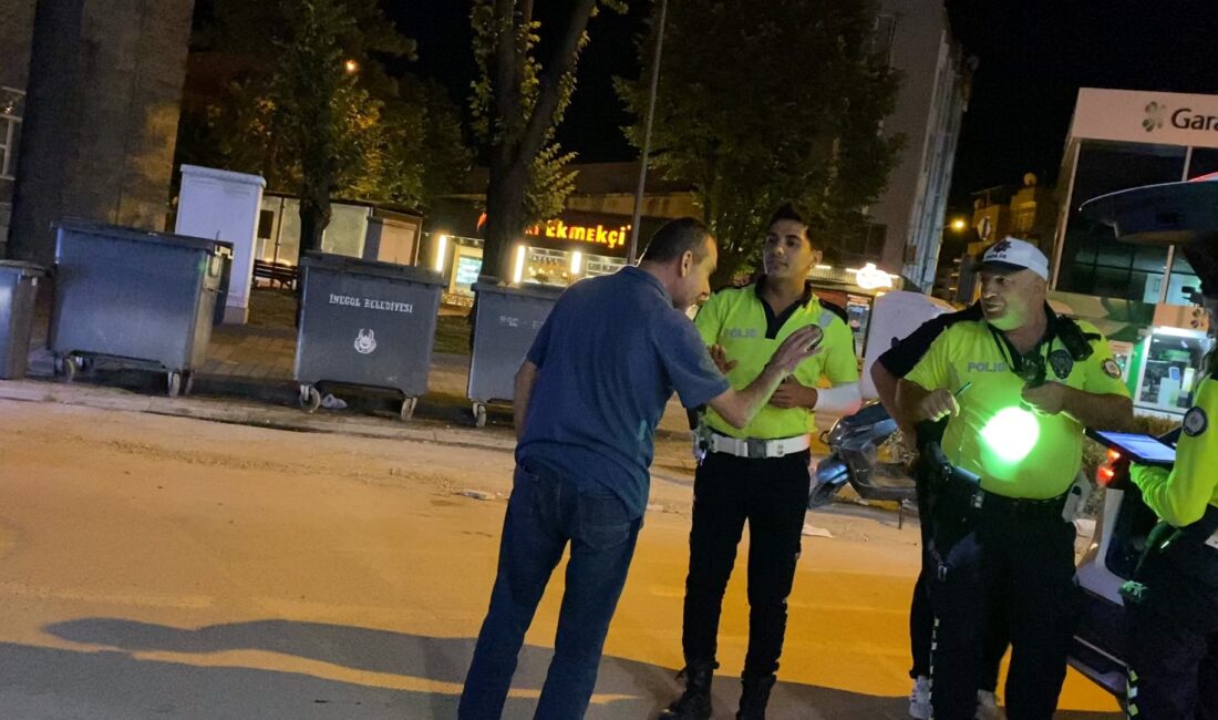 Bursa’da alkolmetreyi üflemeyince olanlar oldu Bursa'nın İnegöl ilçesinde aracını yol ortasını bırakıp çorba içmeye giden