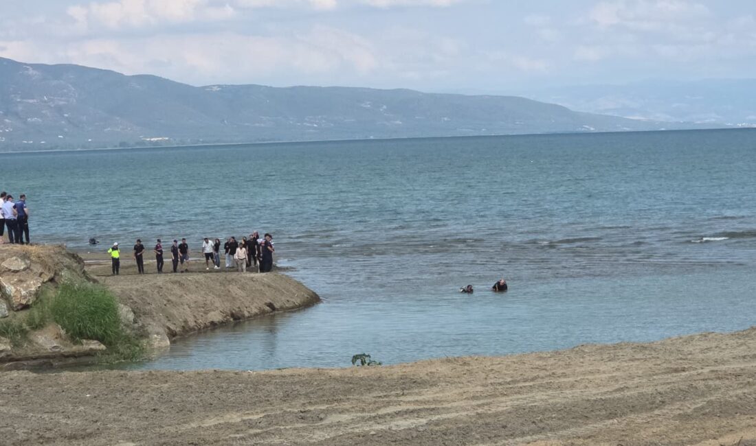 İznik Gölü’nde kaybolan çocuktan acı haber İznik Gölü Orhangazi sahilindeki ailesi ile birlikte pikniğe gelen ve