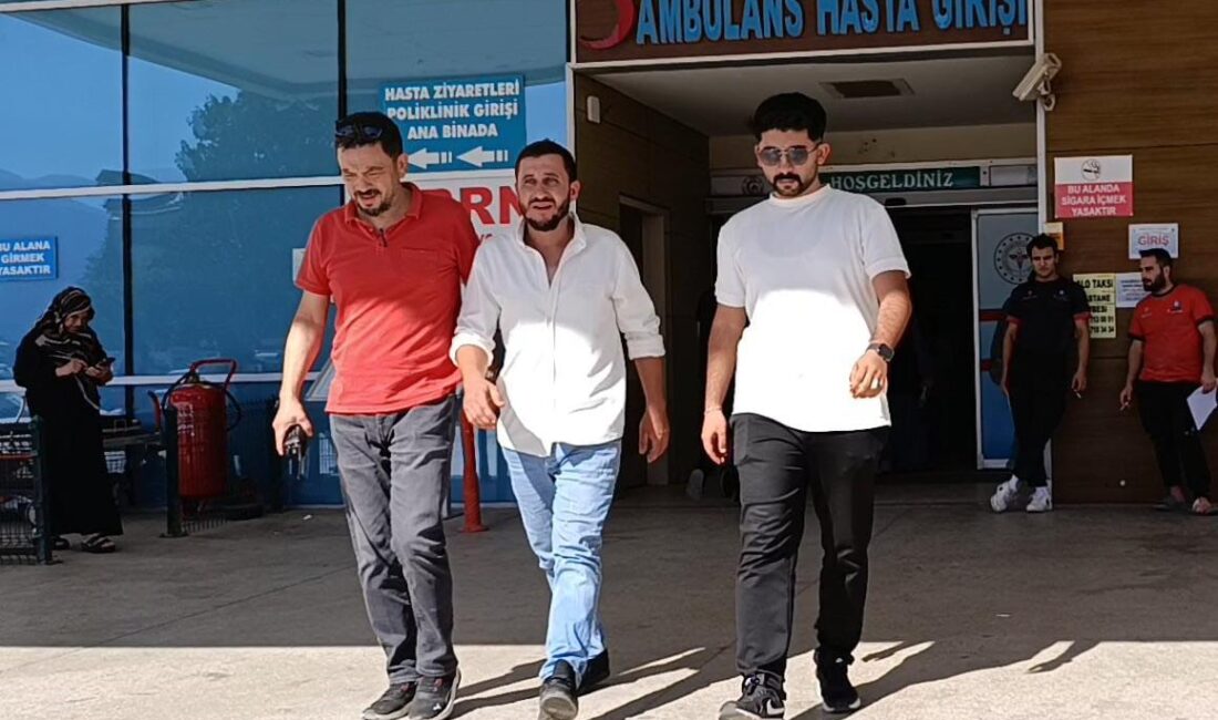 Büfeye silahlı saldırı düzenleyen şahıs tutuklandı Bursa'nın İnegöl ilçesinde gece saatlerinde otomobille gelip bir büfeye tabancayla