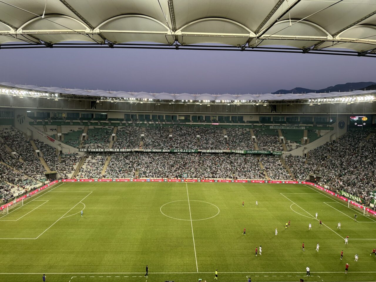 Bursaspor ve Eskişehirspor dostluk ve doğa için mücadele ediyor.