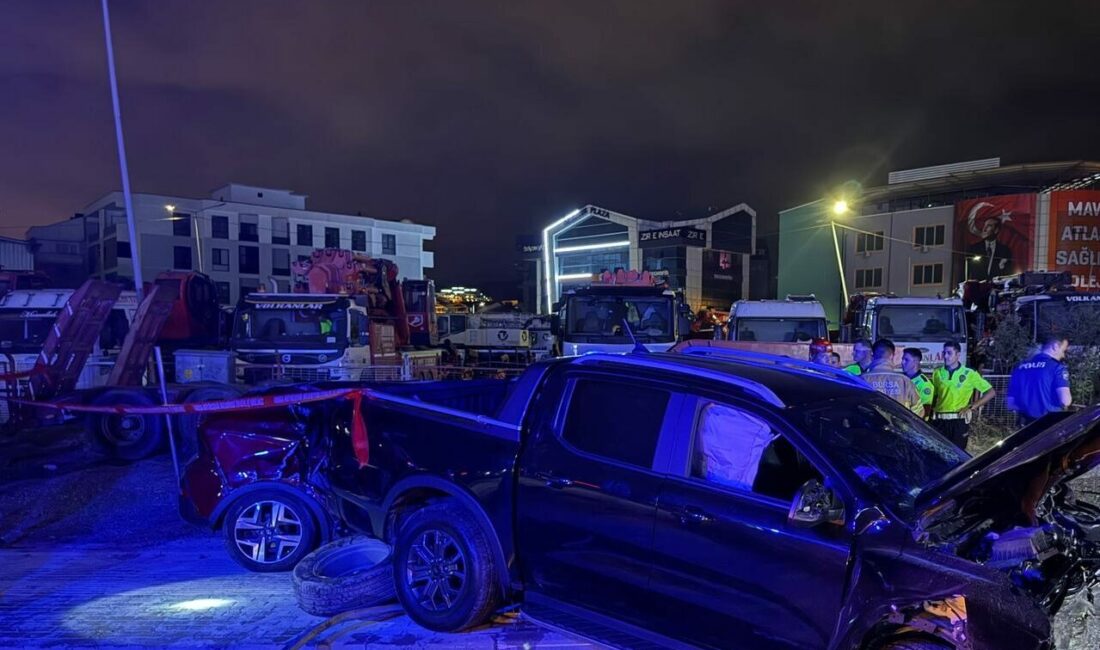 Bursa’da korkunç kaza: 2 kardeş öldü, 1 kişi yaralandı Bursa’nın Nilüfer ilçesinde, otomobil ile hafif ticari aracın çarpıştığı kazada