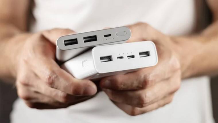 Bakan Uraloğlu açıkladı: Powerbank yasaklanıyor! Ulaştırma ve Altyapı Bakanı Abdulkadir Uraloğlu, hava yolu işletmelerine taşınabilir