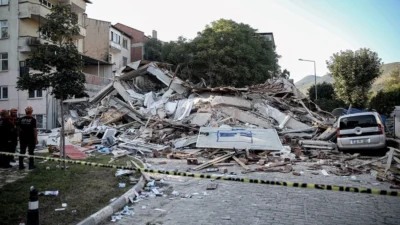 Balıkesir'in Sındırgı ilçesinde 6,1 büyüklüğündeki depremde yıkılan binaya ilişkin soruşturmada