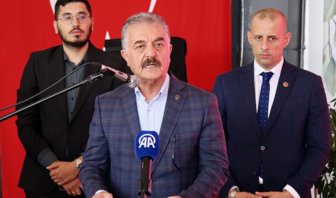 MHP Genel Sekreteri İsmet Büyükataman, Bursa Gemlik’te düzenlenen üye katılım